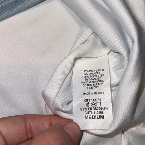 Fashion nova silky skirt size medium NWOT - Picture 4 of 6